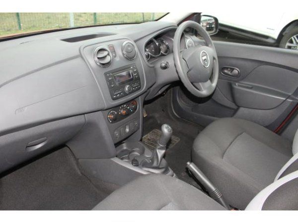  2016 Dacia Sandero 1.2 16v  4