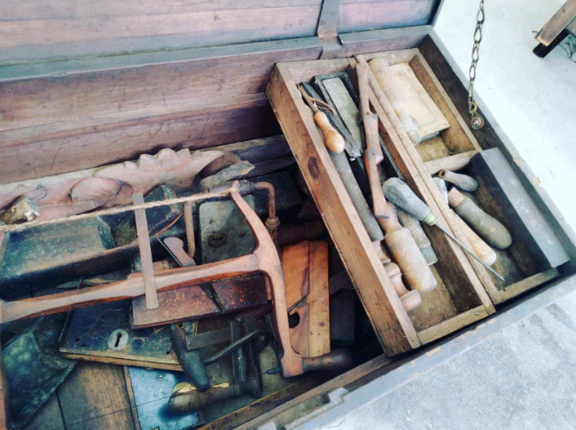 Antique Carpenters Chest & Tools  1