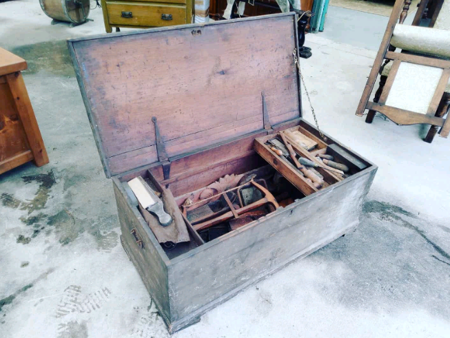 Antique Carpenters Chest & Tools  0