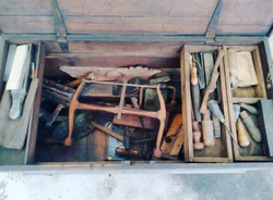 Antique Carpenters Chest & Tools thumb-790