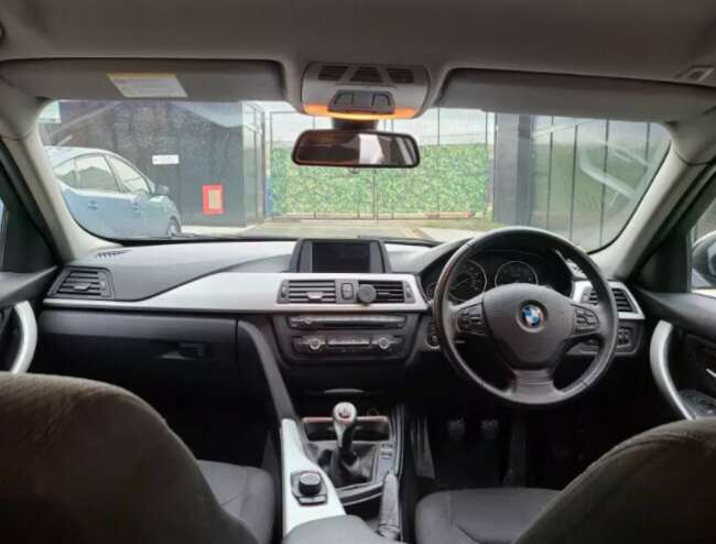 2012 BMW 316i Black  6