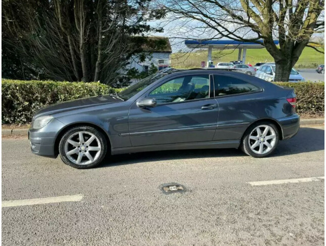 2009 Mercedes C220 Coupe Amg Sport  4