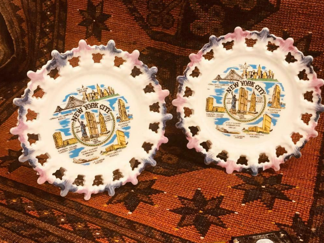 Matching Pair of Rare Japanese Export Souvenir Ribbon Plates  0