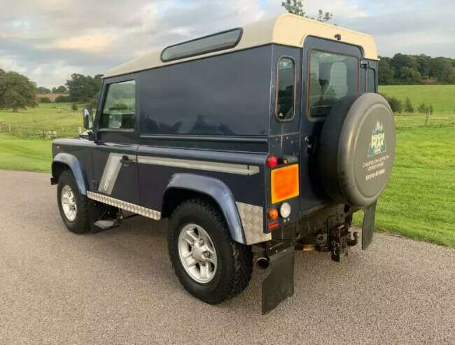 2008 Land Rover Defender 90 County HT  3