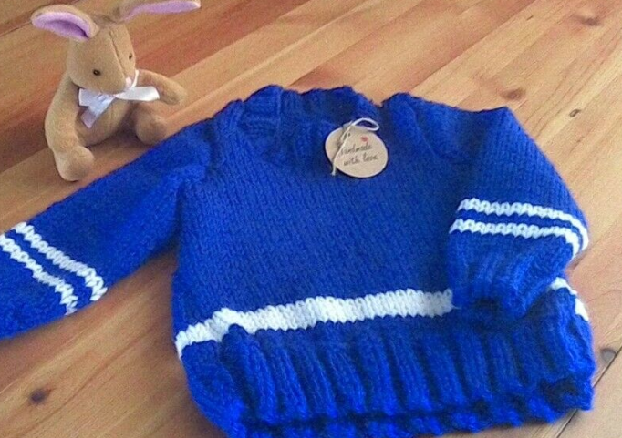 Selection Of Brand New Hand Knitted Baby Clothes  4