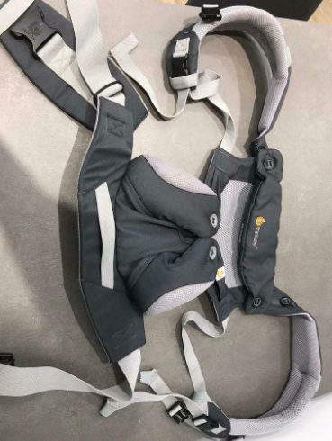 Ergobaby 360 Baby Carrier and Newborn Baby Insert Included  0