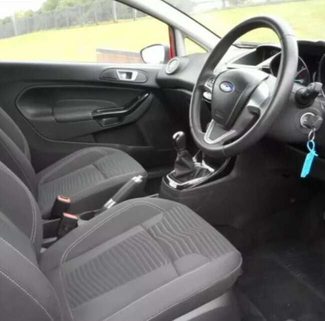 2015 Ford Fiesta 1.2 Zetec, Petrol Manual thumb 8