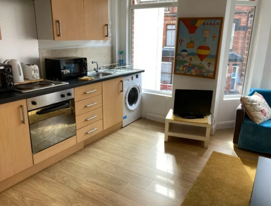 Cosy Ormeau Road 1 Bed Apartment in Very Quiet House  1