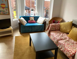 Cosy Ormeau Road 1 Bed Apartment in Very Quiet House thumb 1