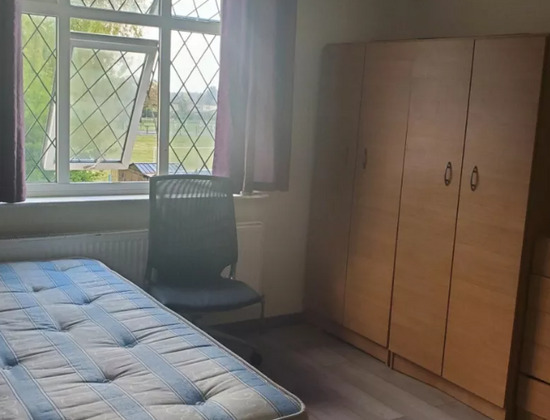 £700 Large Double Room in Harrow Fully Furnished and Refurbished Including All Bills  0