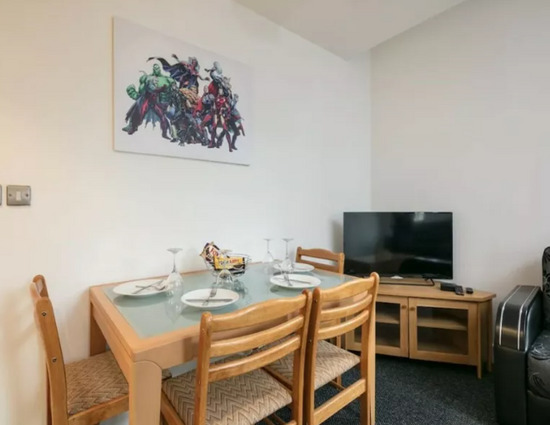 2 Bed City Centre - Short Term Let - Piccadilly Gardens - Furnished Service Apartment  3