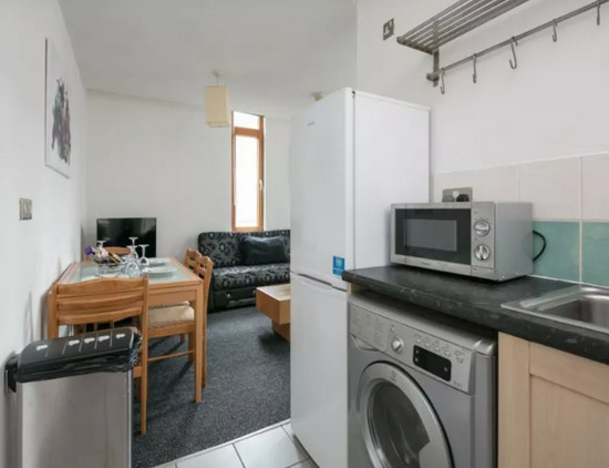 2 Bed City Centre - Short Term Let - Piccadilly Gardens - Furnished Service Apartment  5