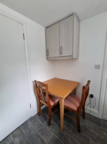 A Brand New Studio Flat in Perfect Condition  9
