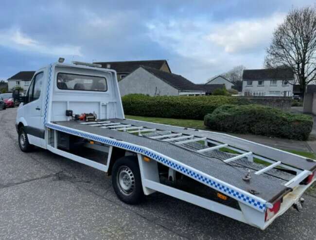 2011 Mercedes Sprinter Recovery Truck thumb 2