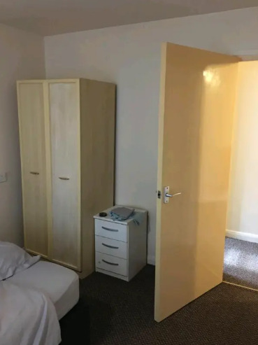 Room to Let  4