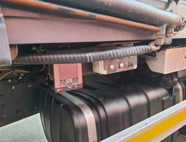 2016 Iveco Eurocargo 18 Ton Skip Loader Skip Wagon Hook Loader Skip Truck thumb 6
