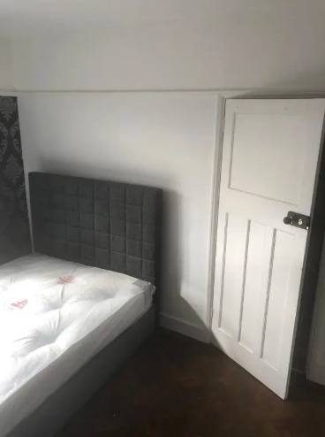 Large Double Room for Rent  4