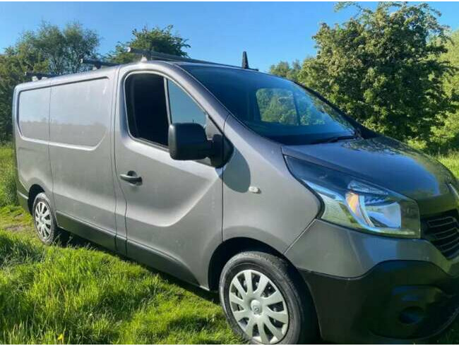 Renault Trafic with Removable Rear Seats. thumb 1
