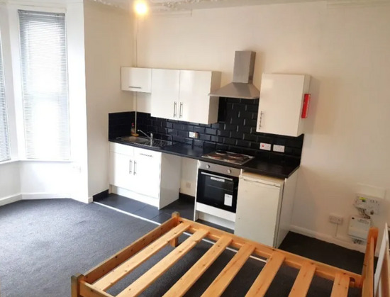 Studio Flat - Portswood - Bills Included - Available 31St August  0