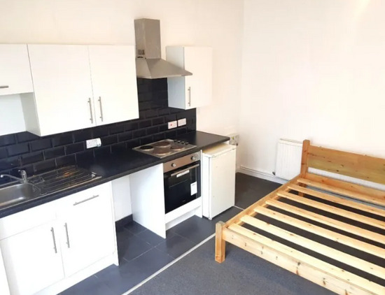 Studio Flat - Portswood - Bills Included - Available 31St August  3