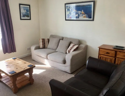 Fully Furnished 2 Bedroom Central Flat with Private Parking Space thumb 2