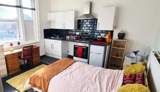 Studio flat - Portswood - Bills Included - Available 21st August  3