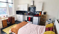 Studio flat - Portswood - Bills Included - Available 21st August thumb 4