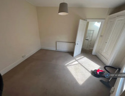 2 Bedroom Flat in Muswell Hill Broadway, London, N10 (2 Bed) (#1412336) thumb 3
