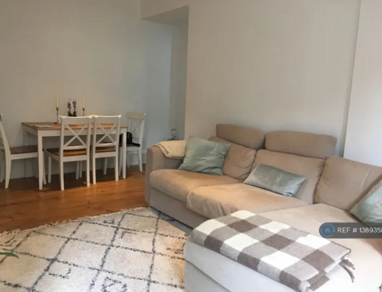 2 Bedroom Flat in Woodcote House, London, SE19 (2 Bed) (#1389358)  2