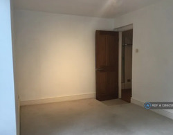 2 Bedroom Flat in Woodcote House, London, SE19 (2 Bed) (#1389358) thumb 8