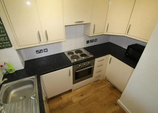 Modern 2 Bedroom Apartment to Rent @ £925 PCM (Unfurnished)  3