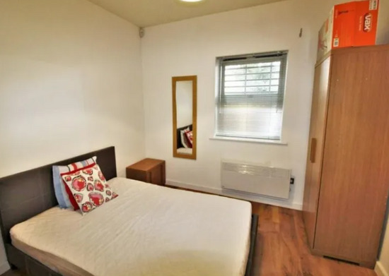 Modern 2 Bedroom Apartment to Rent @ £925 PCM (Unfurnished)  4