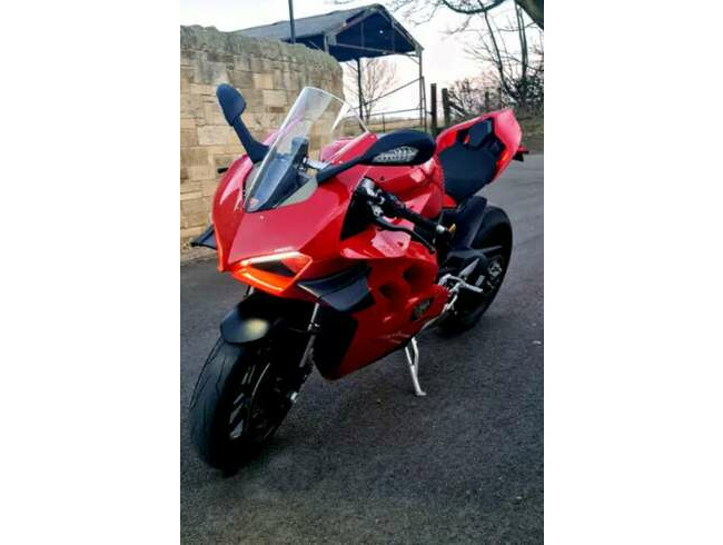 Ducati Panigale V4 Low Mileage Lots of Extras  0
