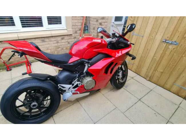 Ducati Panigale V4 Low Mileage Lots of Extras  2