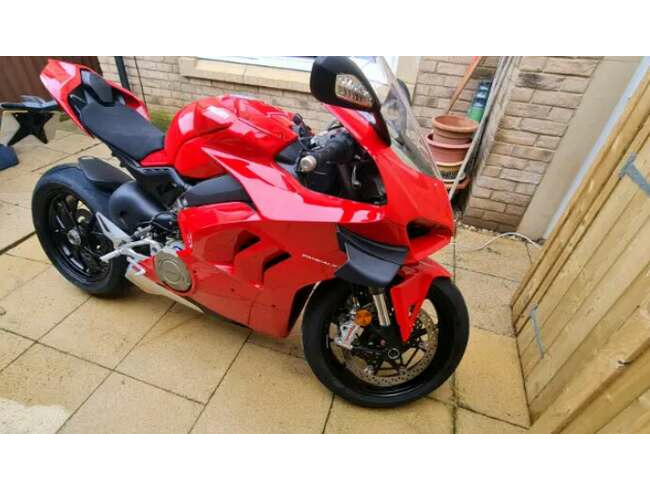 Ducati Panigale V4 Low Mileage Lots of Extras  3