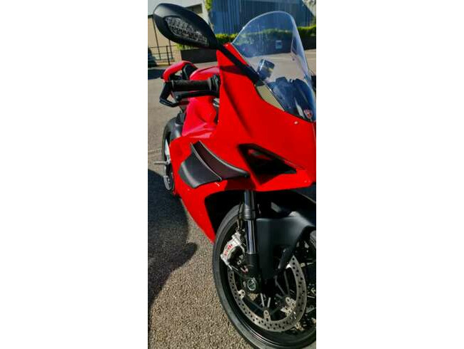 Ducati Panigale V4 Low Mileage Lots of Extras  4