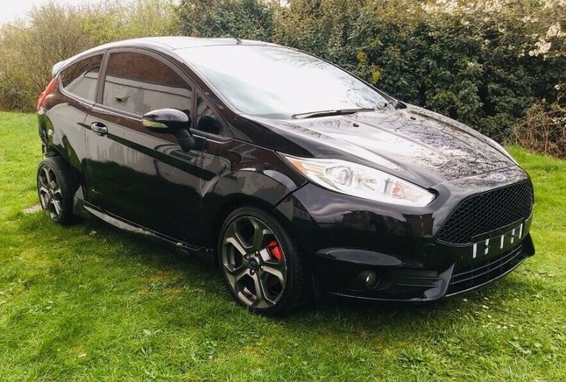  2015 15 Ford Fiesta ST-3 Very Low Miles Salvage Damaged Repairable  1