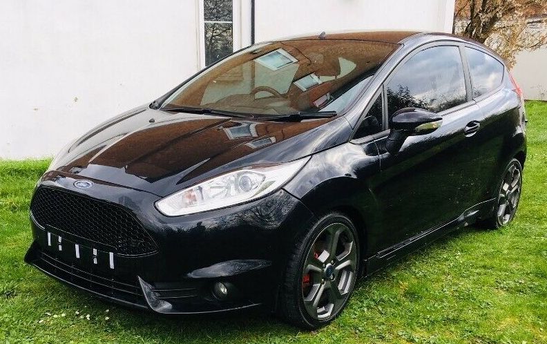  2015 15 Ford Fiesta ST-3 Very Low Miles Salvage Damaged Repairable  0