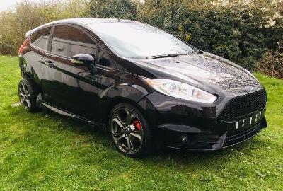  2015 15 Ford Fiesta ST-3 Very Low Miles Salvage Damaged Repairable thumb 2