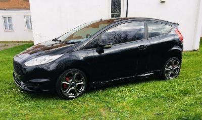  2015 15 Ford Fiesta ST-3 Very Low Miles Salvage Damaged Repairable thumb 3