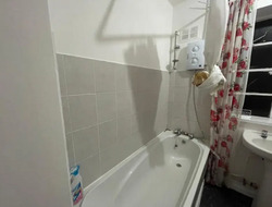 2 Bed Flat to Let in Glenfield Area. Close to M1 J21A thumb 8