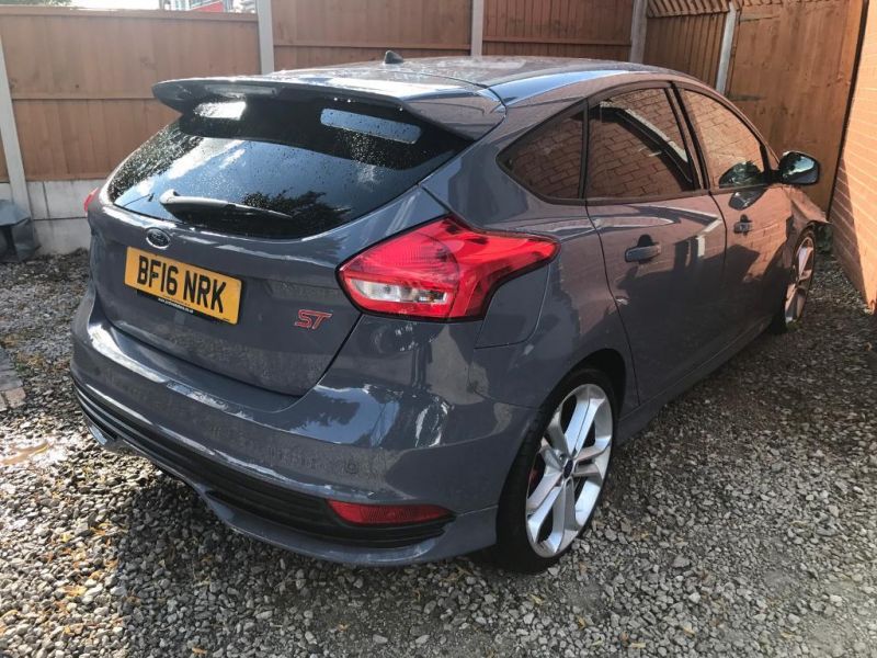  2016 Ford Focus ST-3 2.0  3