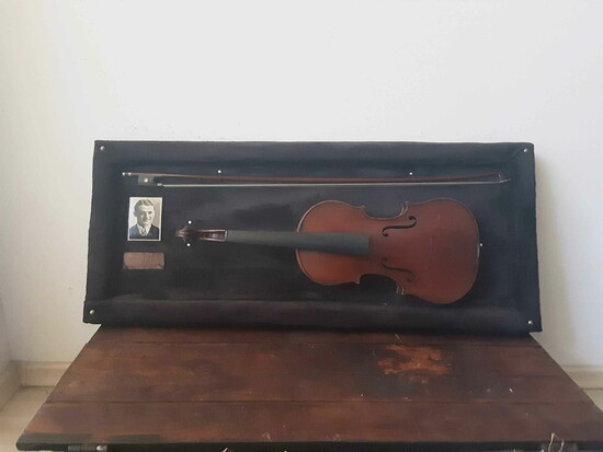  Violin, Dominicus Montagnana..  MID2R84   0