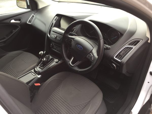  2015 Ford Focus 1.0 Eco Boost 5dr  8