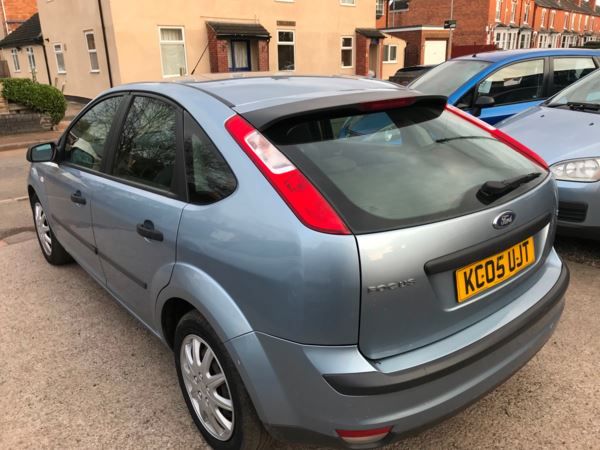  2005 Ford Focus 1.6 LX 5dr  3