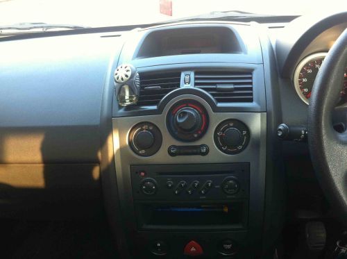  2005 RENAULT MEGANE 1.6 VVT Oasis 3dr [Euro 4] Sport Hatchback  4
