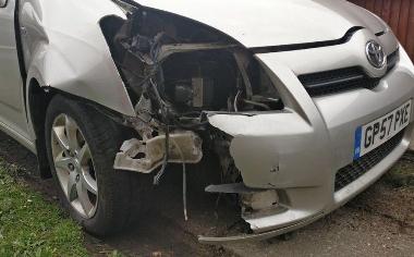  Damaged Toyota Corolla Verso SR 2.2 D4D thumb 4