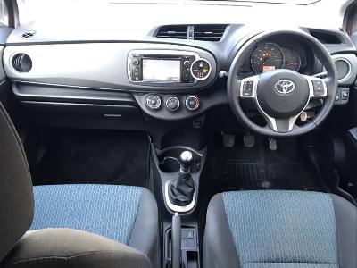  2012 Toyota Yaris 1.3 thumb 8