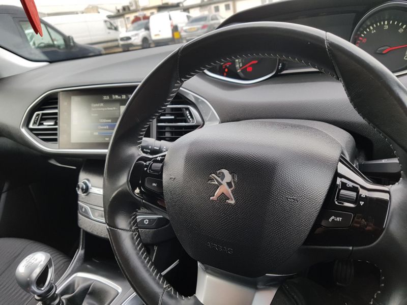  2015 Peugeot 308 1.6 HDi 5dr  7