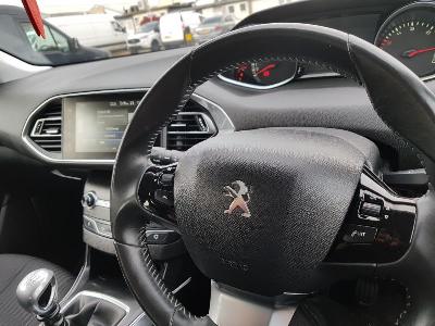  2015 Peugeot 308 1.6 HDi 5dr thumb 8